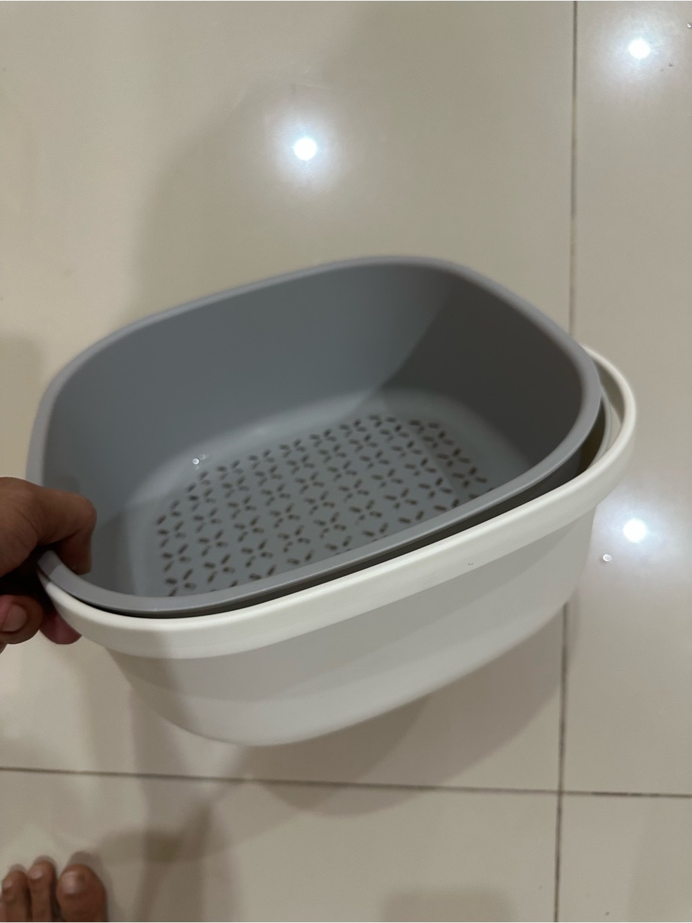 Collapsible Food Strainer and Storage Bin - Gray/White
